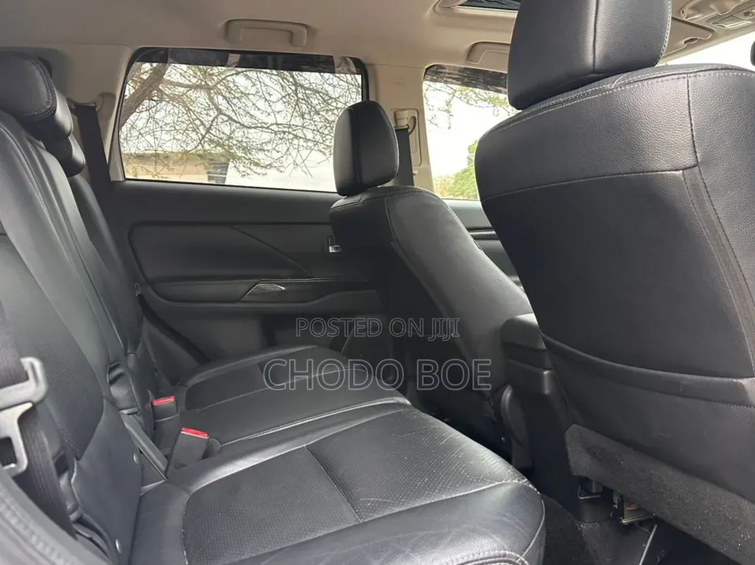 Mitsubishi Outlander 2016 Pearl