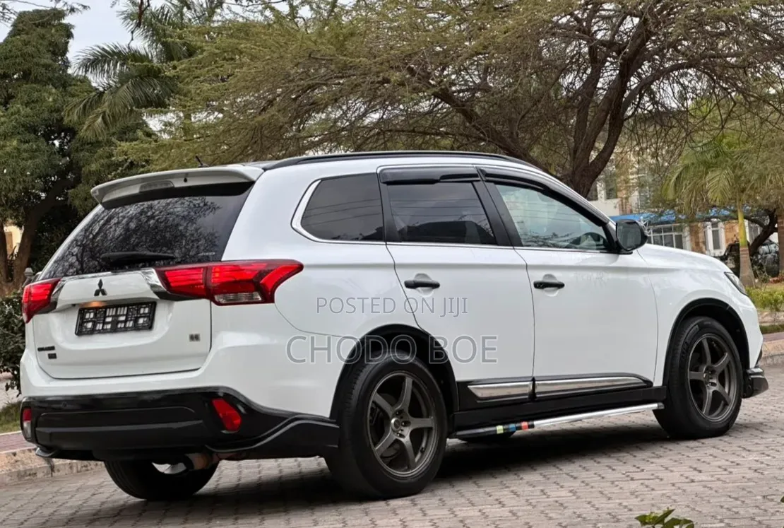 Mitsubishi Outlander 2016 Pearl