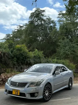 Toyota Crown 2011 Silver