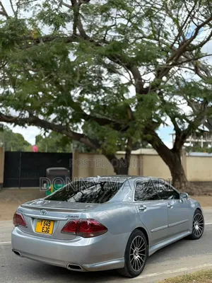 Toyota Crown 2011 Silver