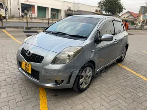 Toyota Vitz 2005 Gray