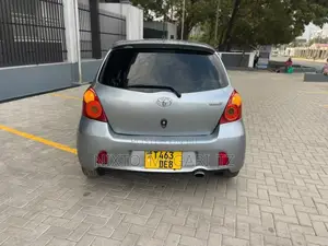 Toyota Vitz 2005 Gray