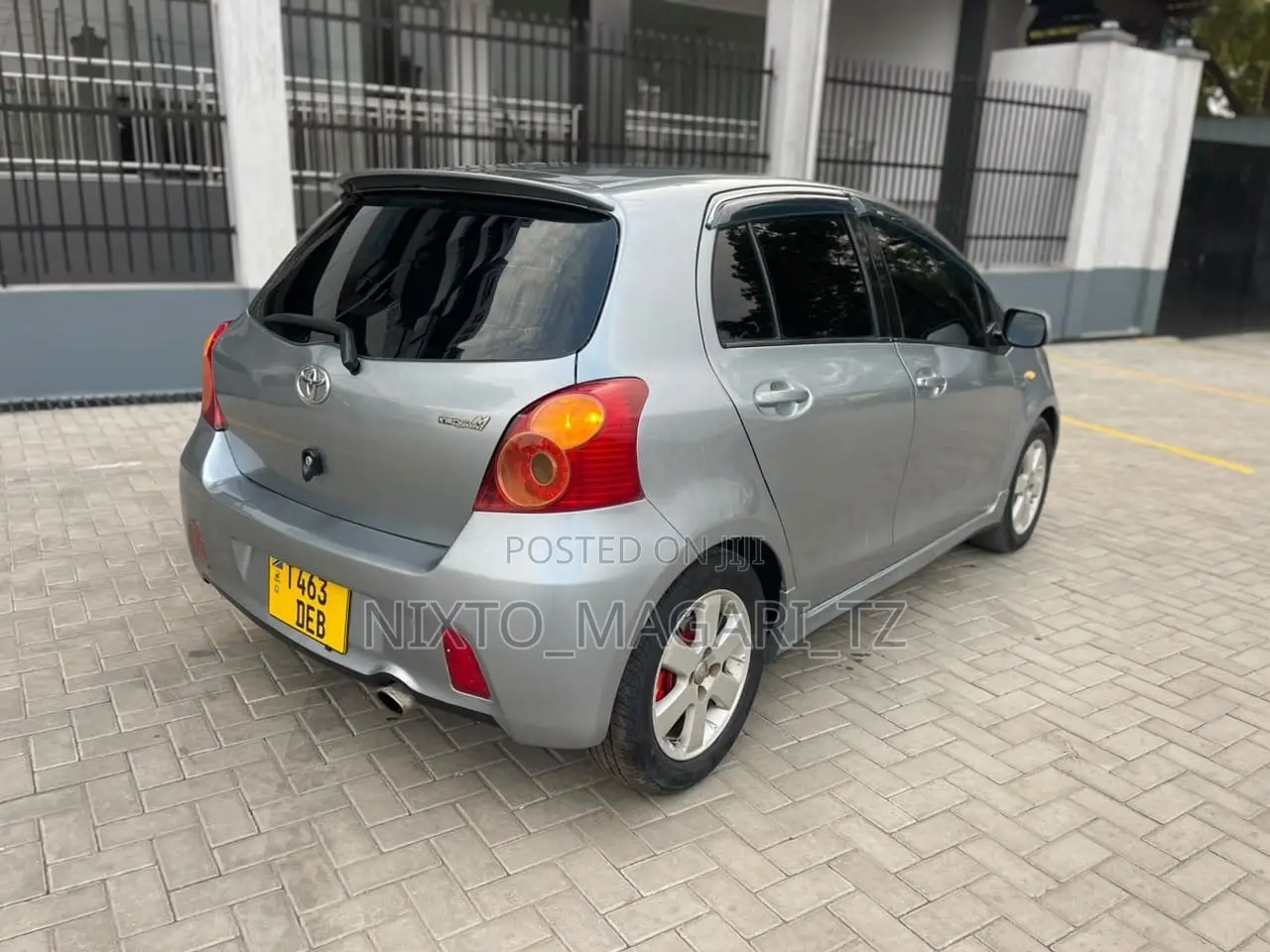 Toyota Vitz 2005 Gray