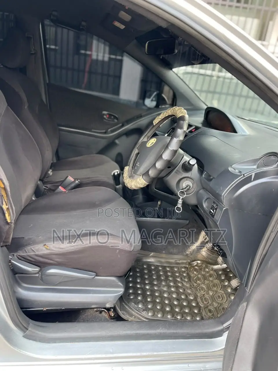 Toyota Vitz 2005 Gray