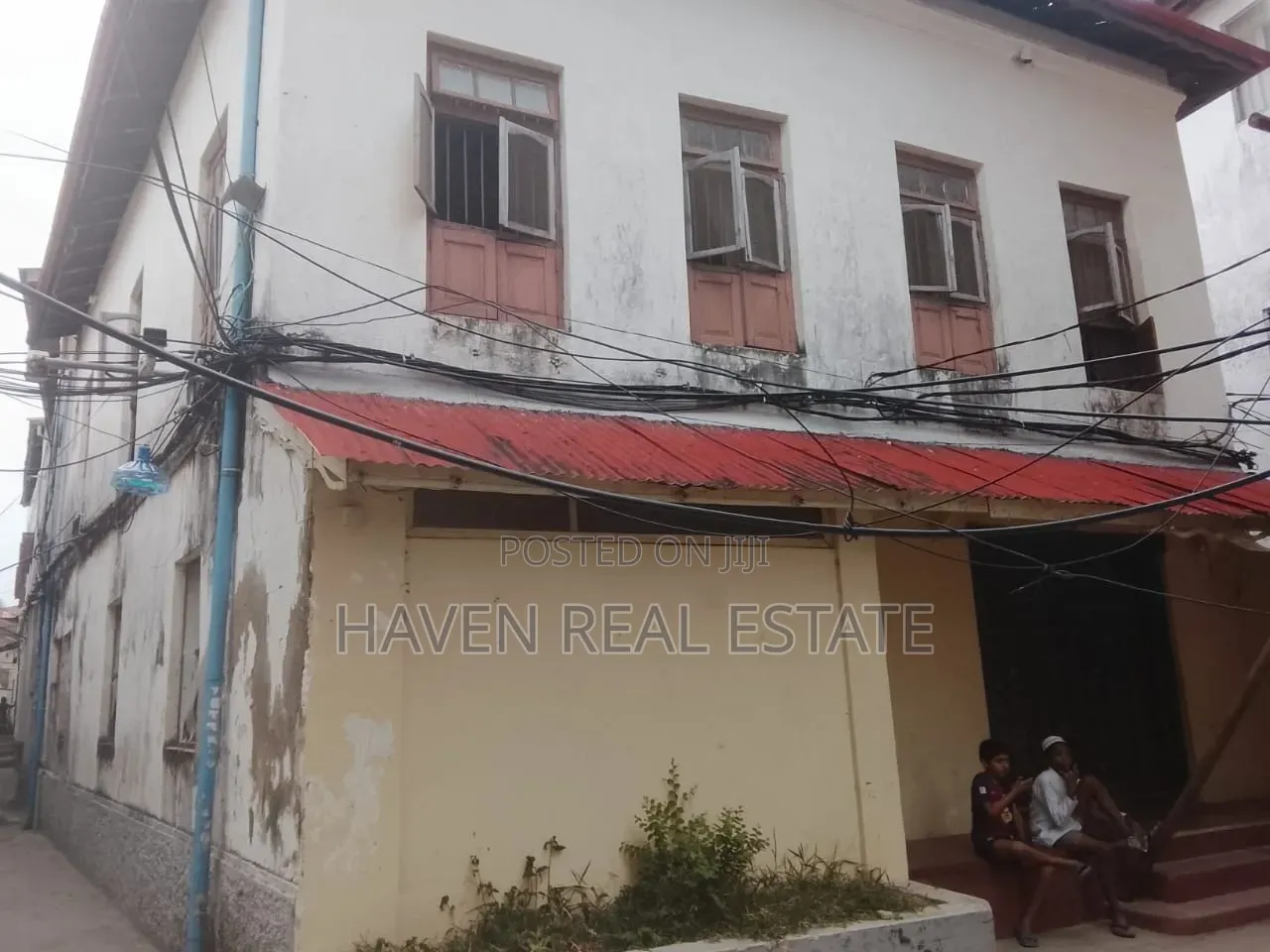 8bdrm House in Mjini for sale
