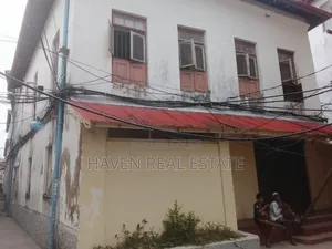 8bdrm House in Mjini for sale