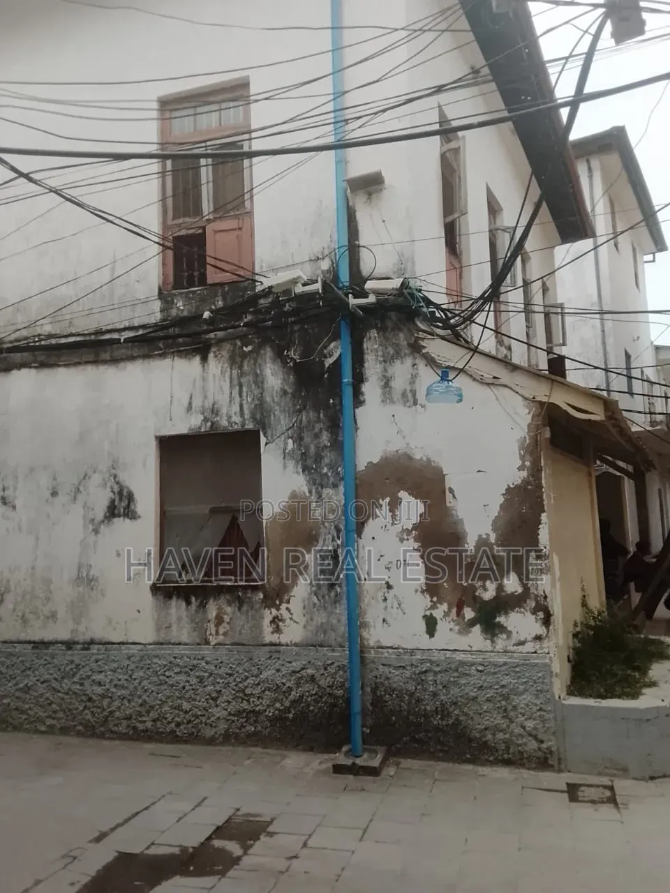 8bdrm House in Mjini for sale