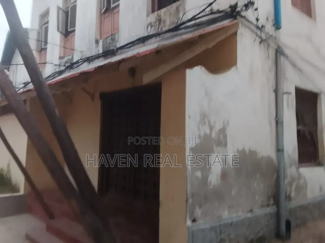 8bdrm House in Mjini for sale