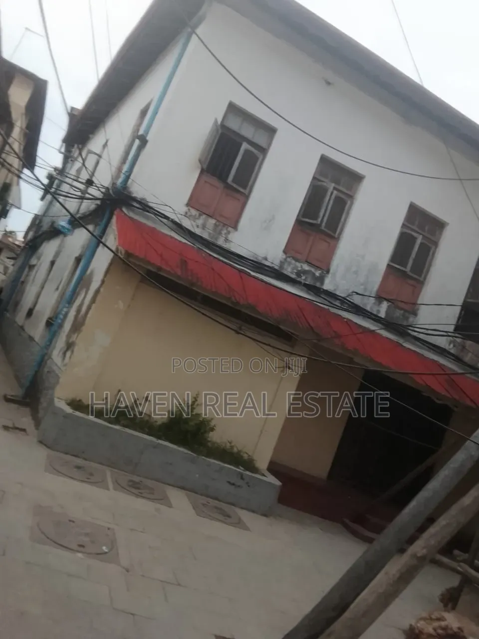 8bdrm House in Mjini for sale