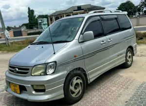 Toyota TownAce Noah 2000 Silver