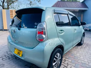 Toyota Passo 2010 Silver
