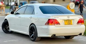 Toyota Crown 2007 White
