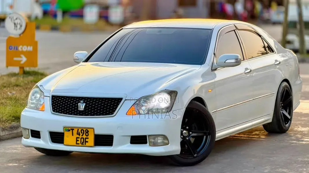 Toyota Crown 2007 White