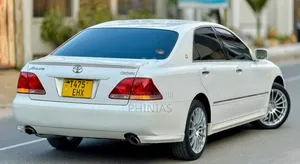 Toyota Crown Royale 2005 White