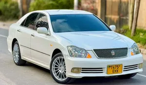 Toyota Crown Royale 2005 White