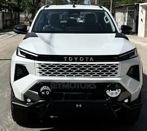 New Toyota Hilux 2026 White