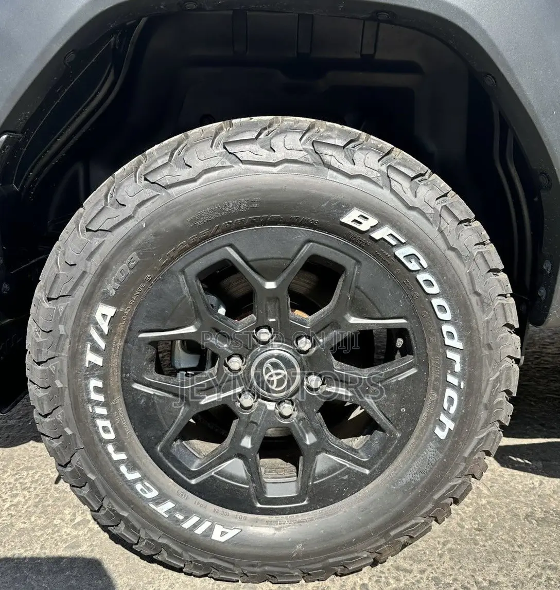 New Toyota Hilux 2026 White