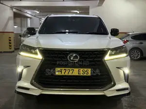 Lexus LX 570 AWD 2021 White