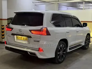 Lexus LX 570 AWD 2021 White