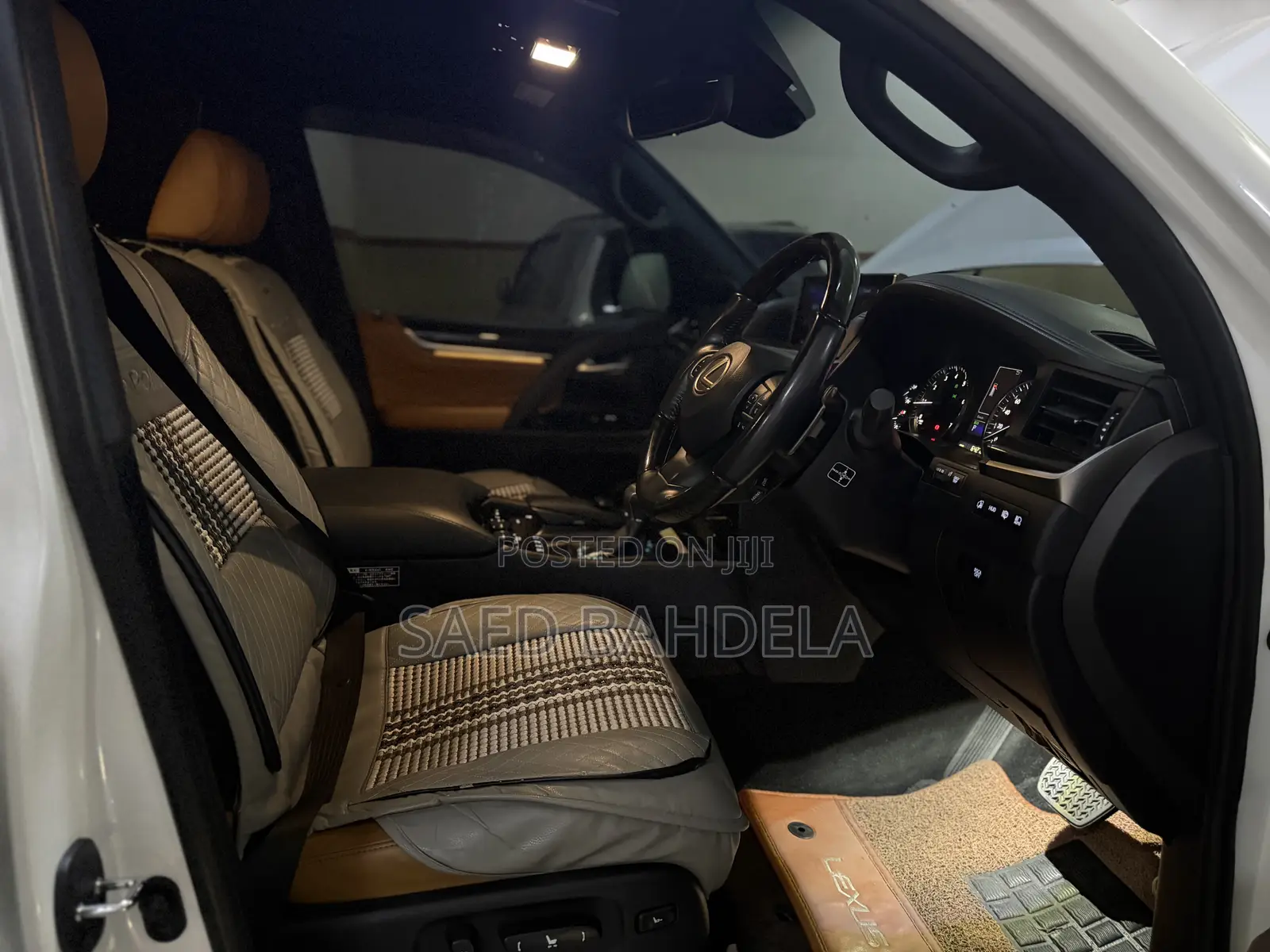 Lexus LX 570 AWD 2021 White