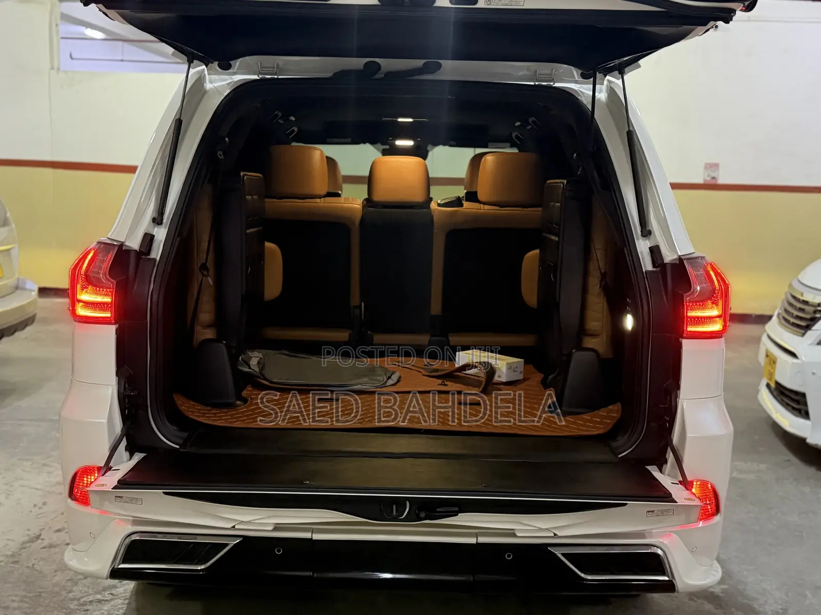 Lexus LX 570 AWD 2021 White