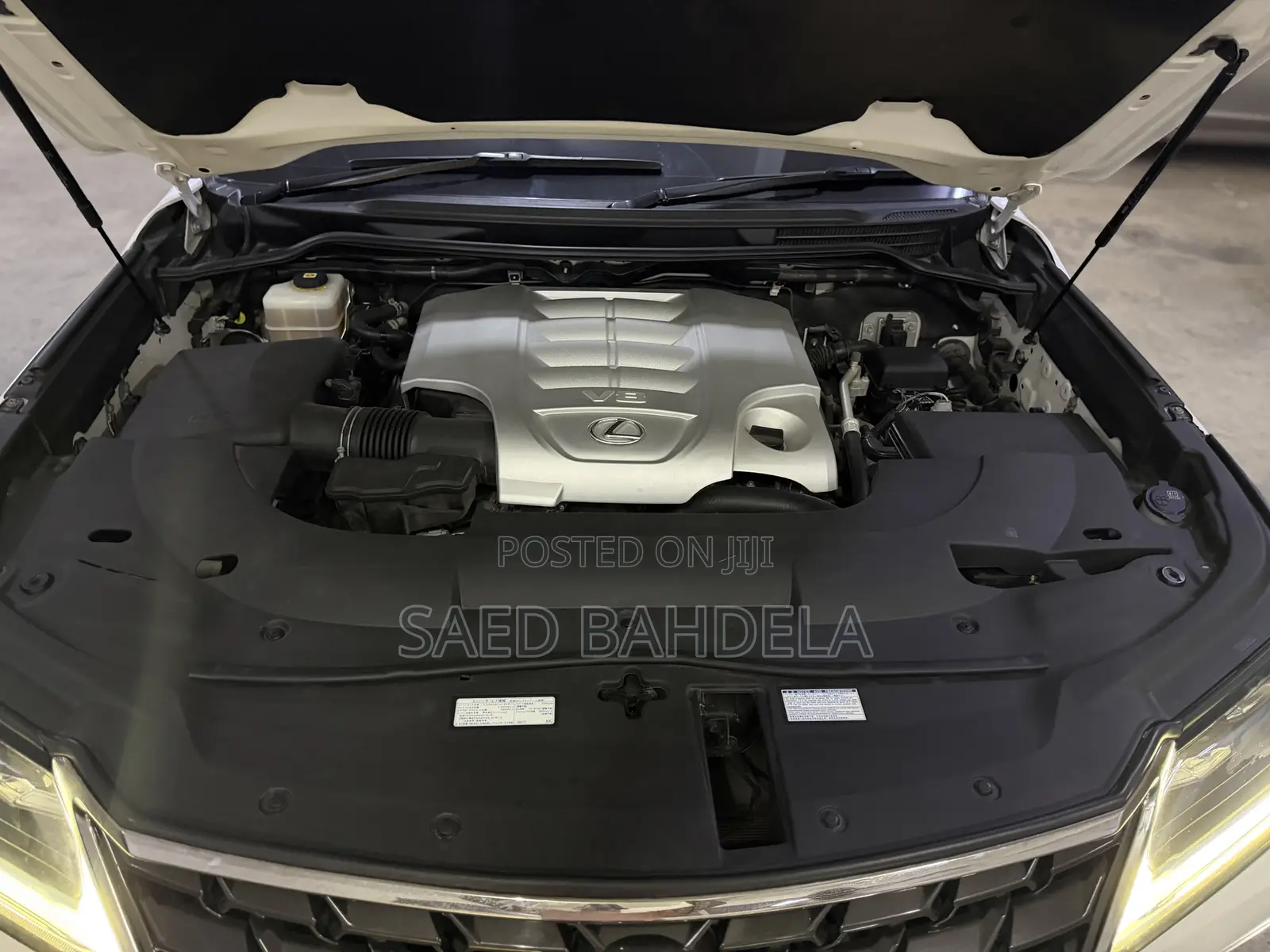 Lexus LX 570 AWD 2021 White