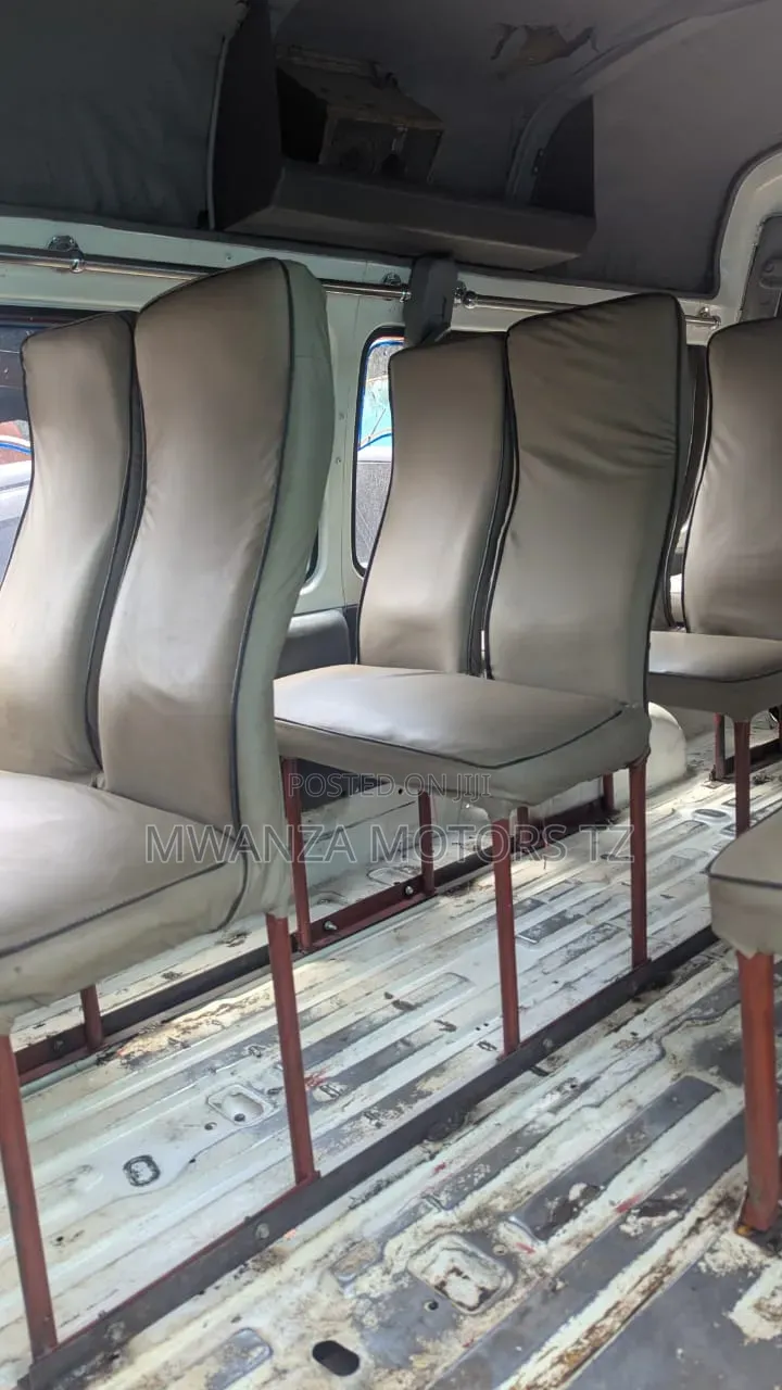 Toyota HiAce 2002 White