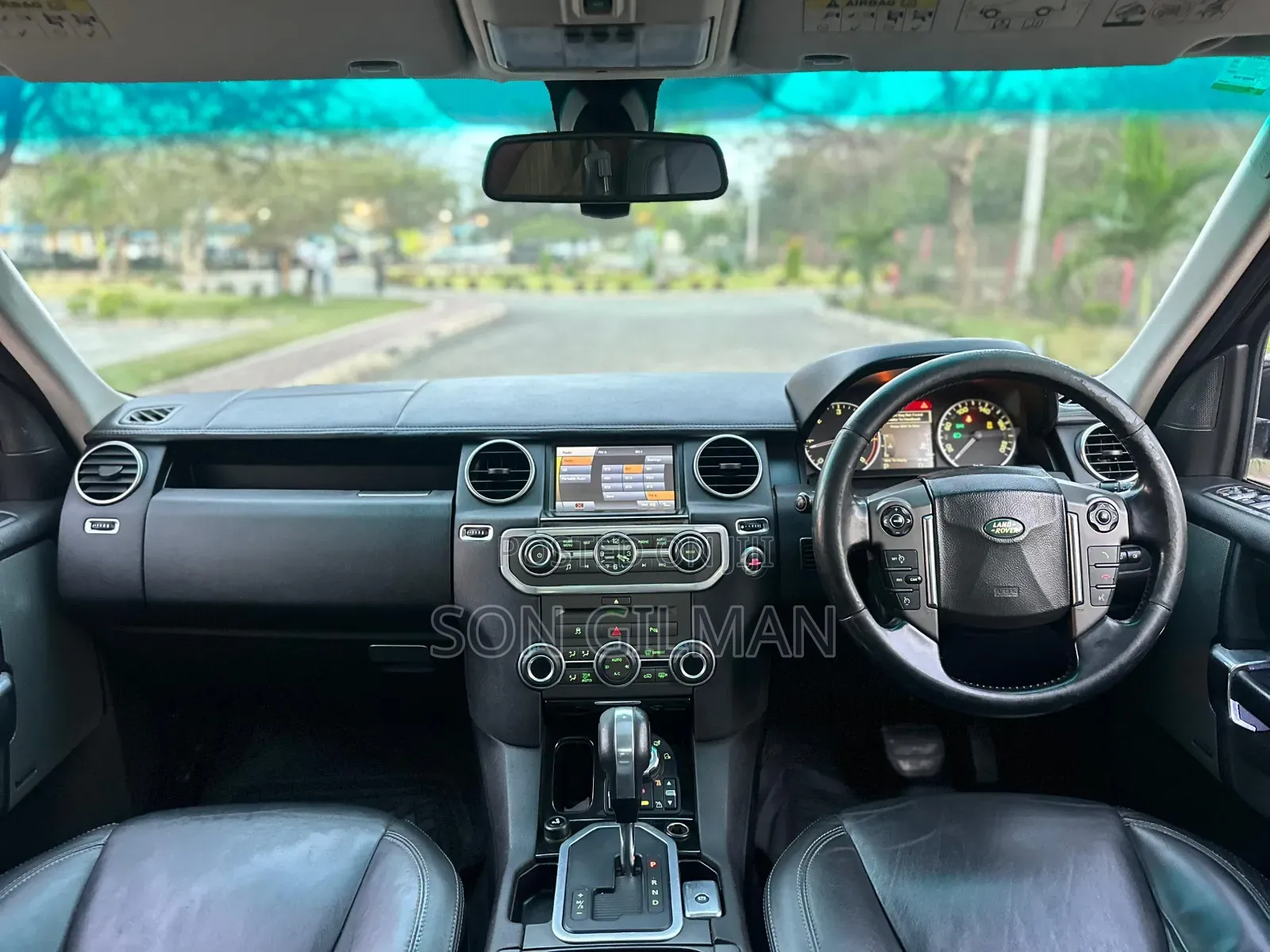 Land Rover Discovery 2015 Black