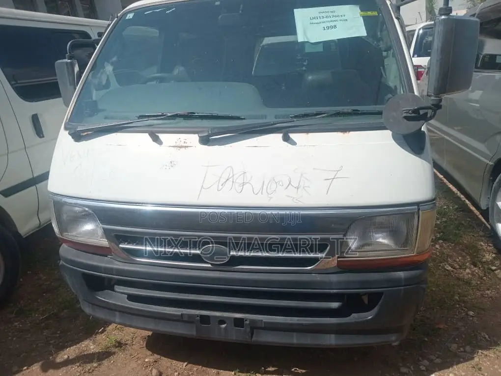 Toyota HiAce 2002 White