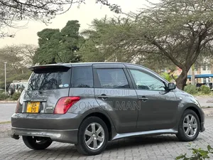 Toyota IST 2004 Gray