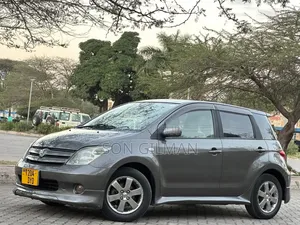 Toyota IST 2004 Gray