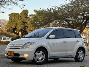 Toyota IST 2003 White