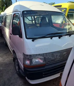 Toyota HiAce 1990 White