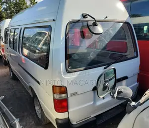 Toyota HiAce 1990 White