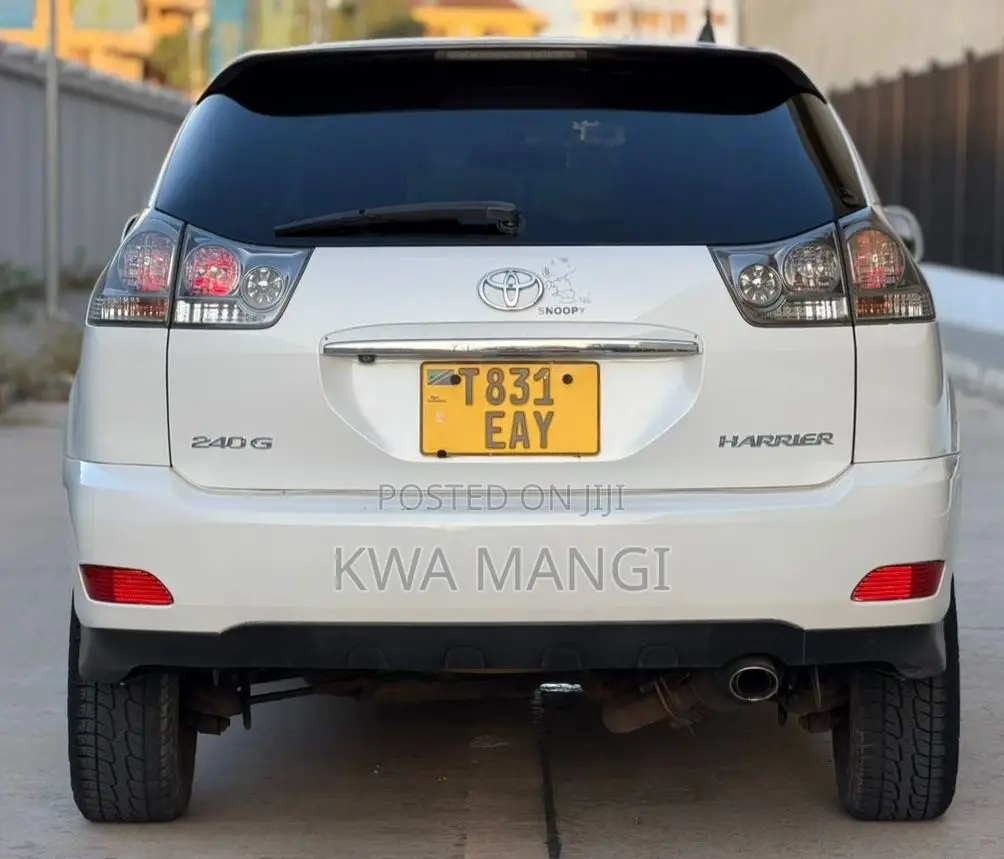Toyota Harrier 2.4 2010 White