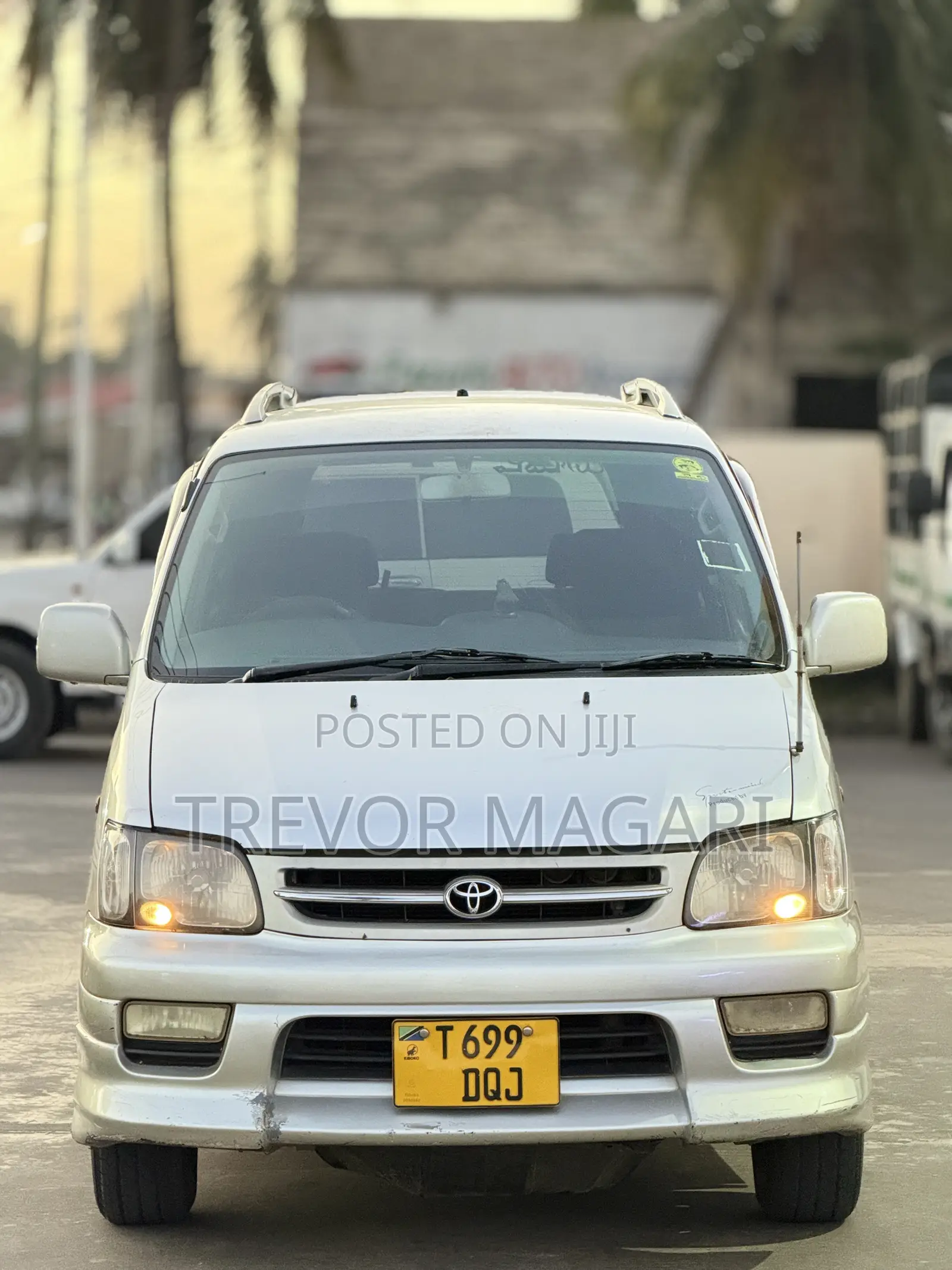 Toyota Noah 2005 Silver