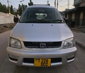 Toyota Noah 2.0 AWD (8 Seater) 2001 Silver