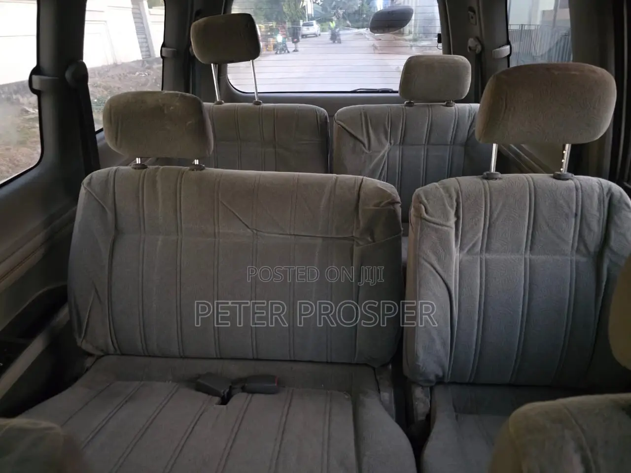 Toyota Noah 2.0 AWD (8 Seater) 2001 Silver