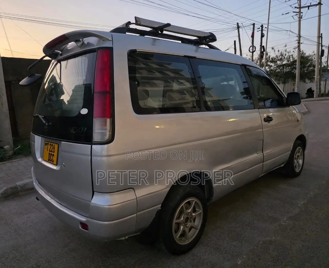 Toyota Noah 2.0 AWD (8 Seater) 2001 Silver