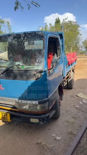 Mitsubishi Canter 1988 Blue