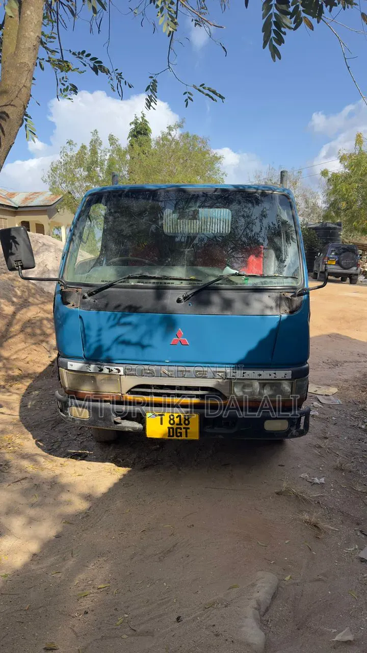 Mitsubishi Canter 1988 Blue