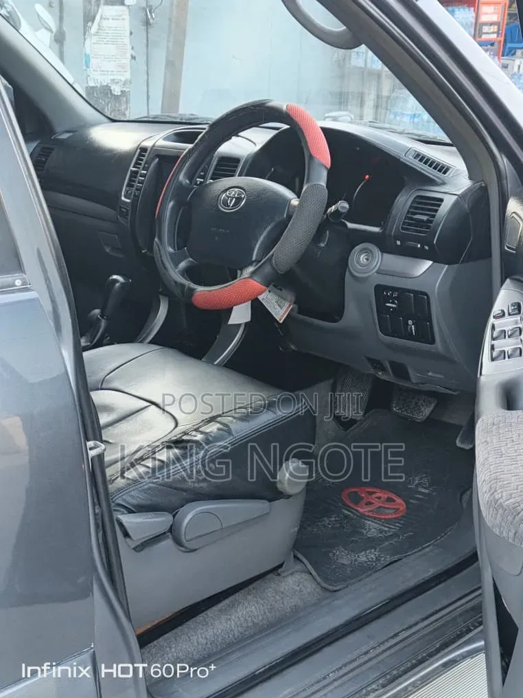 Toyota Land Cruiser Prado 2005 Gray