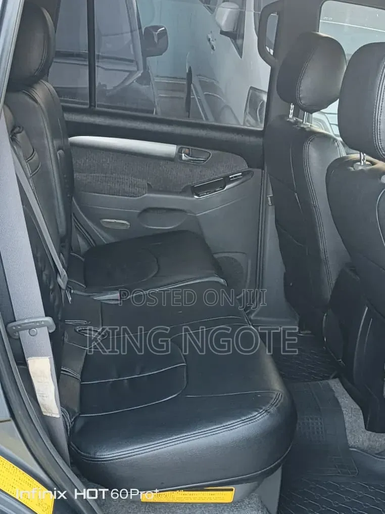Toyota Land Cruiser Prado 2005 Gray