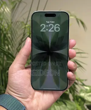 New Apple iPhone 17 256 GB Green