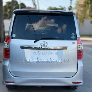 Toyota Noah 2008 Silver