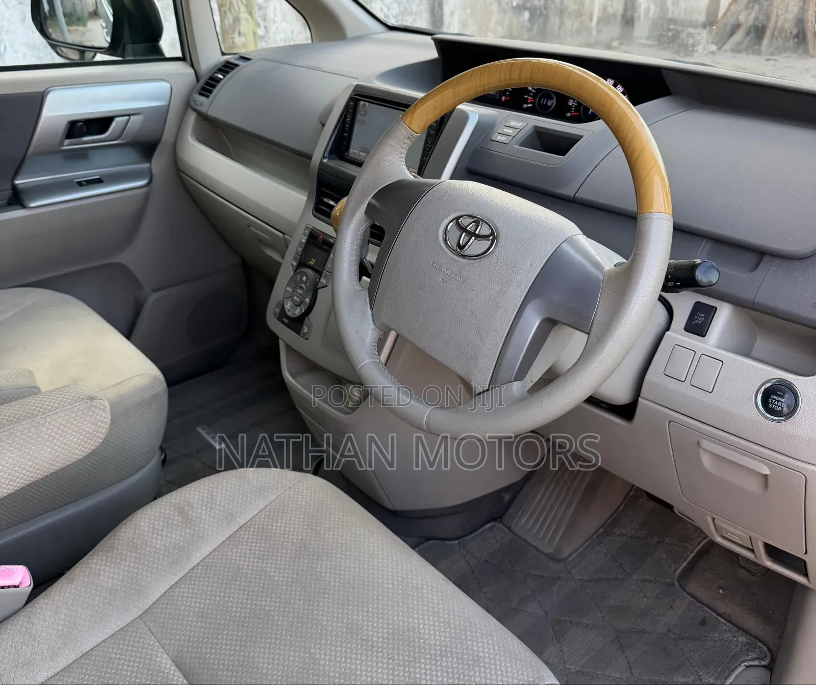 Toyota Noah 2008 Silver