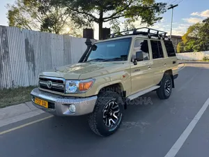 Toyota Land Cruiser 2010 Beige