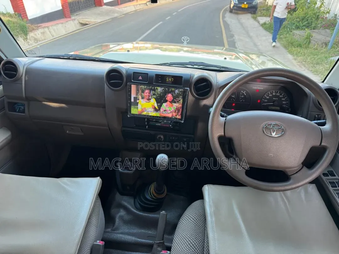Toyota Land Cruiser 2010 Beige