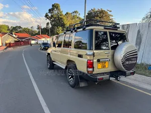 Toyota Land Cruiser 2010 Beige