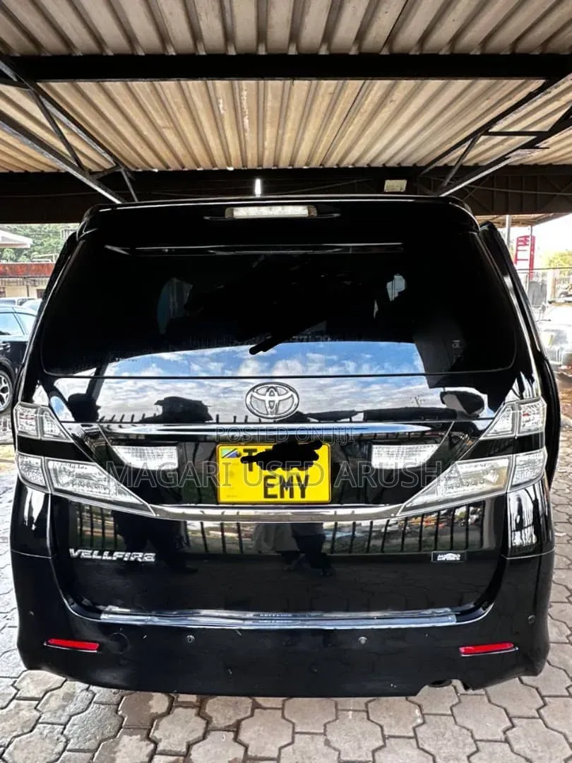 Toyota Vellfire 2010 Black